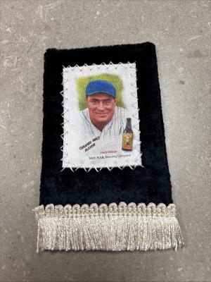 Picture, Helmar Brewing, French Silks Small Card # 22, Hack WILSON, Portrait, Chicago Cubs